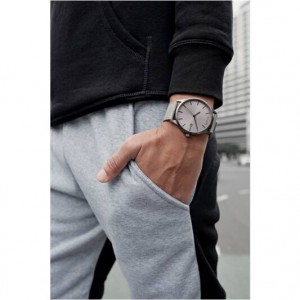 MVMT horloge geborsteld gunmetal kleur met leverkleurige plaat en band - 232036 MVMT horloge geborsteld gunmetal kleur met leverkleurige plaat en band - 232036