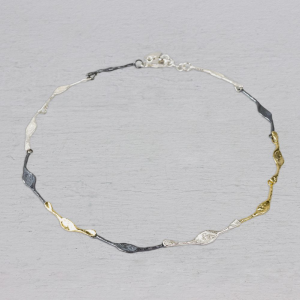 Jeh collier lepel vormige schakels drie kleuren goldfilled, zwart en licht zilver - 2008532 Jeh collier lepel vormige schakels drie kleuren goldfilled, zwart en licht zilver - 2008532