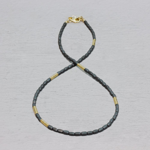 Jeh collier hematiet en goldfilled staafjes - 2008533 Jeh collier hematiet en goldfilled staafjes - 2008533