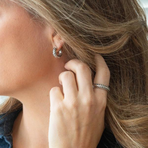 Silk oorring uit de bold  collectie - 2010197 Silk oorring uit de bold  collectie - 2010197