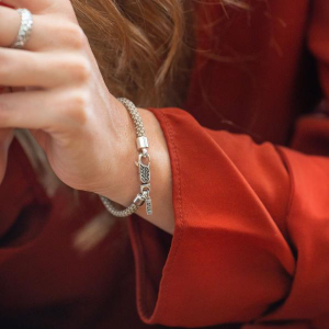 Silk paracord armband uit de alpha collectiebruin beige tinten - 2010249 Silk paracord armband uit de alpha collectiebruin beige tinten - 2010249